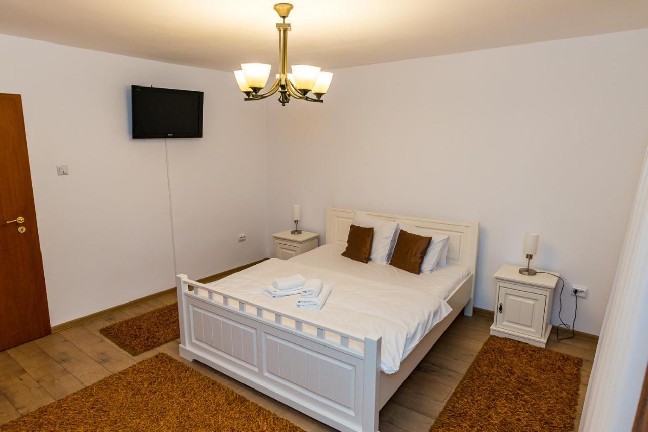 Casa Luca Hotel Moldova Noua Luaran gambar