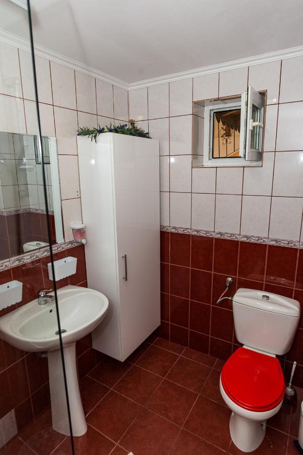 Casa Luca Hotel Moldova Noua Luaran gambar