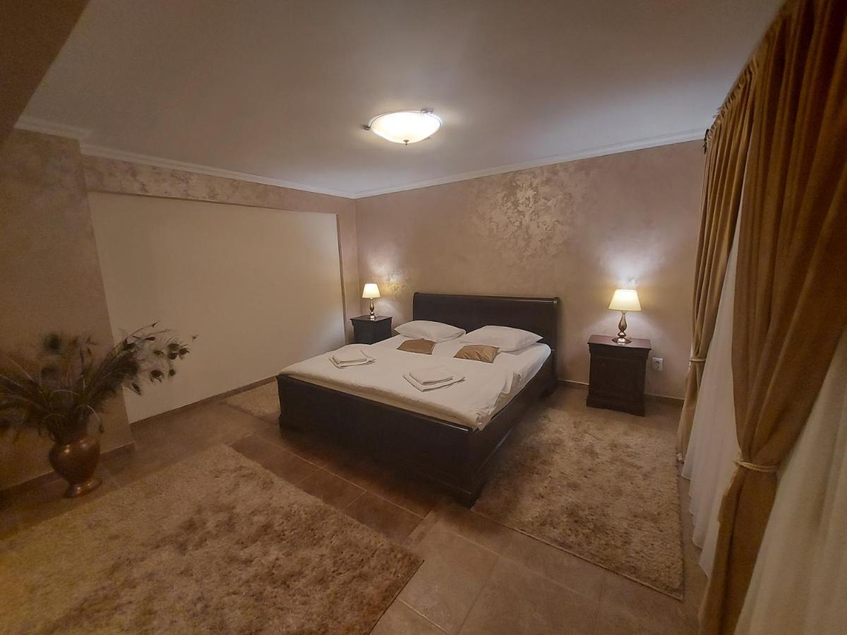 Casa Luca Hotel Moldova Noua Luaran gambar