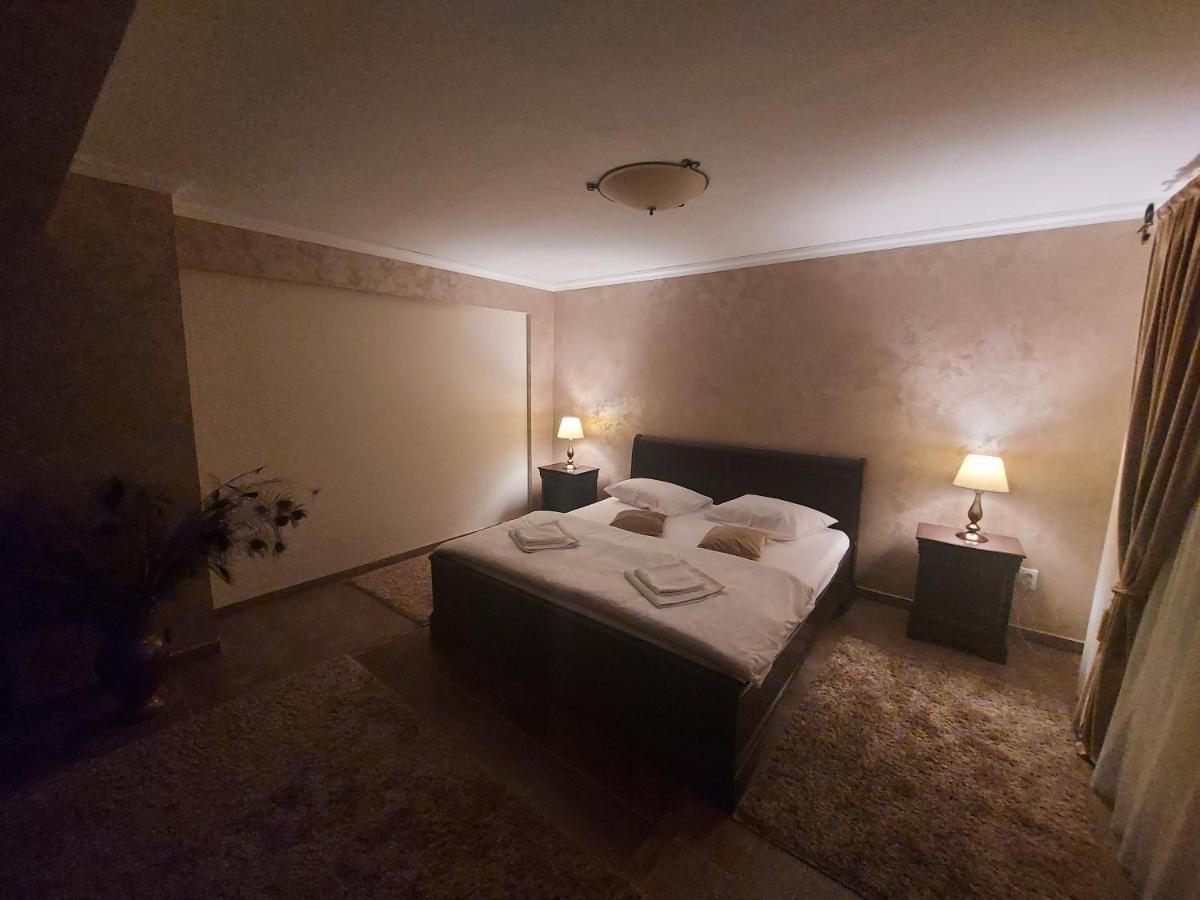 Casa Luca Hotel Moldova Noua Luaran gambar