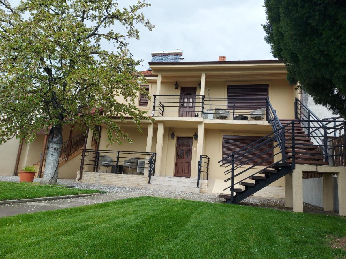 Casa Luca Hotel Moldova Noua Luaran gambar